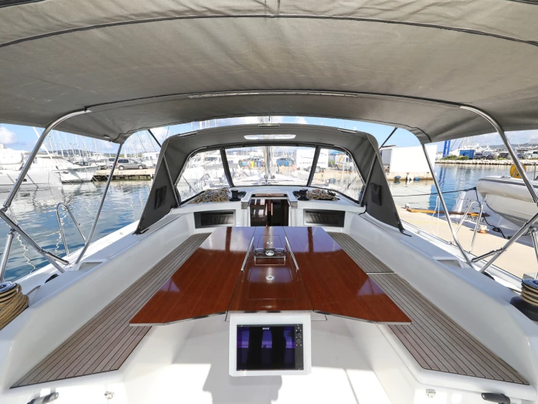 Pronajmout Plachetnice se skipperem či ne Dufour v Trogir