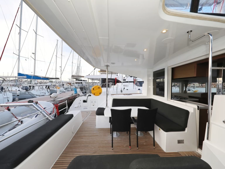 Pronajmout si Lagoon Lagoon 40 v Biograd Na Moru