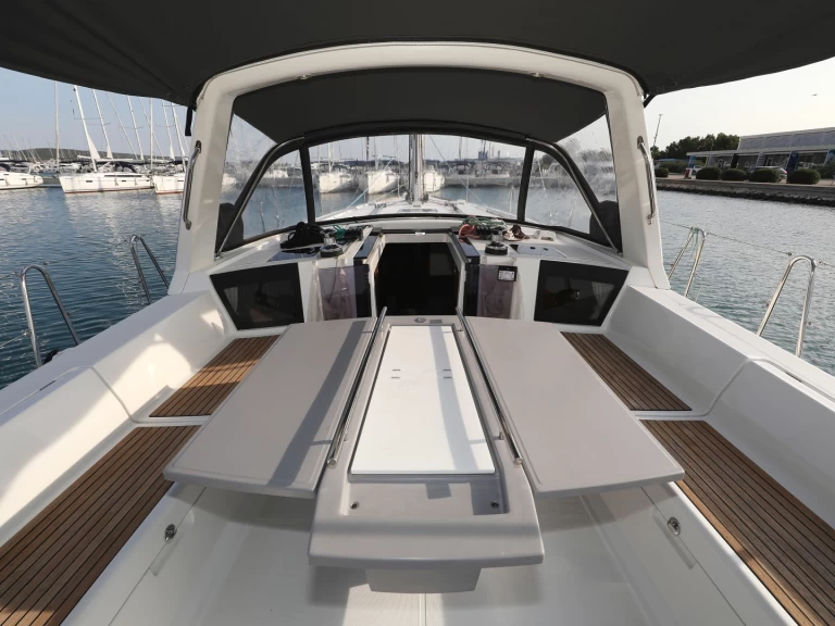 Pronájem Plachetnice Bénéteau s licencí