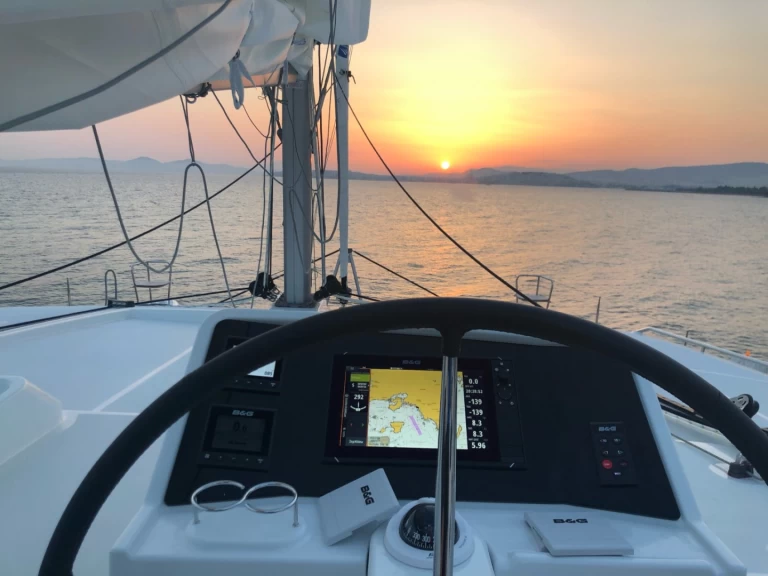 Pronajmout Katamarán se skipperem či ne Lagoon v Lefkáda