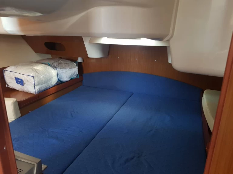 Pronajmout si Jeanneau Sun Odyssey 42 DS v Port-Haliguen