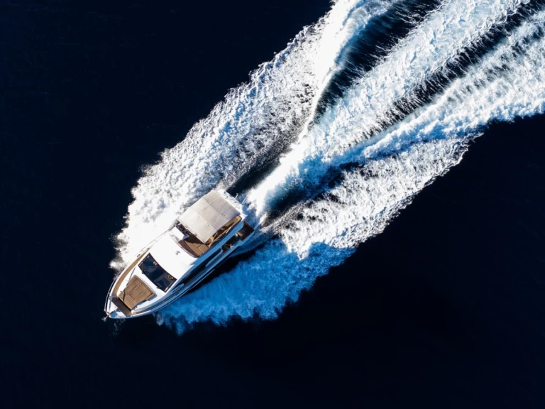 Pronájem lodi Dubrovník lákavé ceny Sealine F430