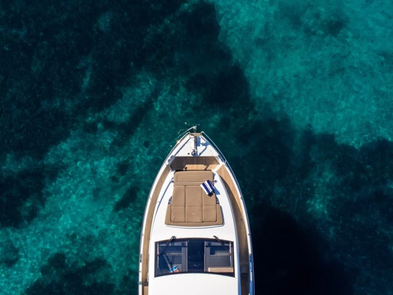 Pronájem lodi Dubrovník lákavé ceny Sealine F430