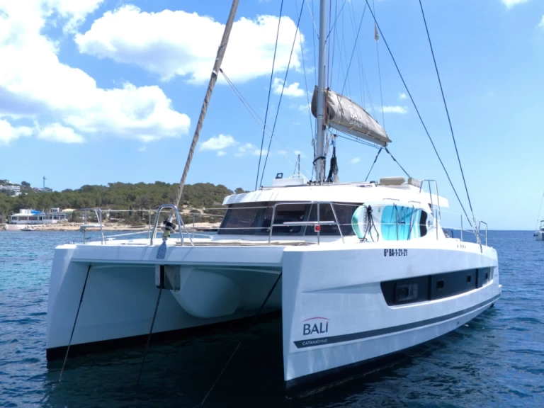 Pronajmout si Bali Bali Catspace Voile v Ibiza Town