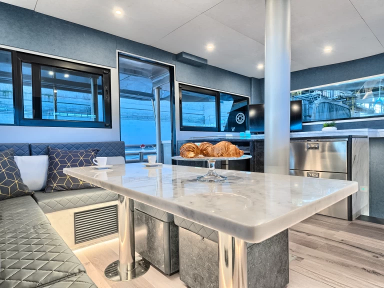 Pronajmout Katamarán se skipperem či ne Luna v Split