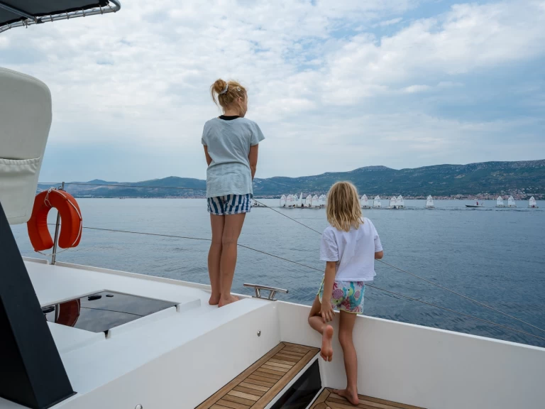 Pronájem lodi Luna Luna 47 Power v Split na Samboatu