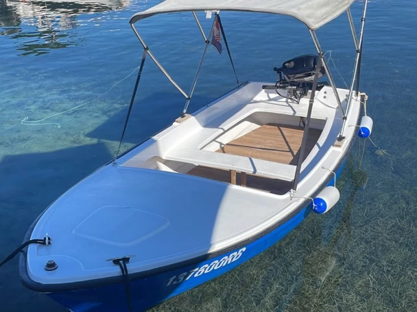 Pronajmout Motorová loď se skipperem či ne Pasara v Rab