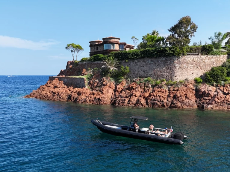 Pronájem Polotuhá loď v Cannes -Narwhal Fast 1100