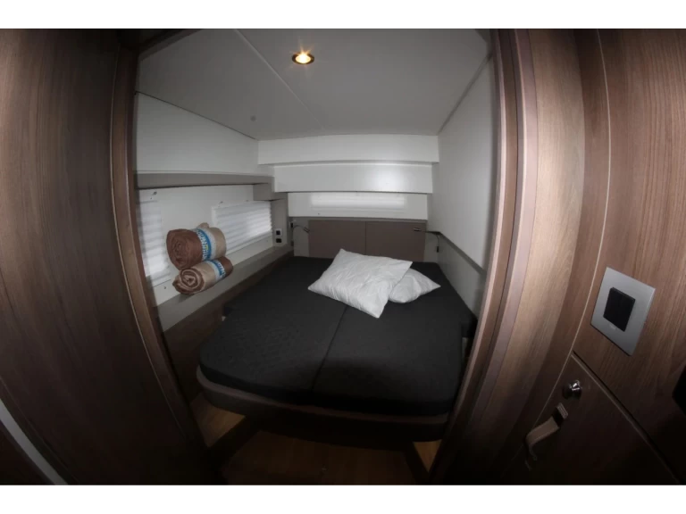 Pronájem lodi Bali Bali 4.2 v Nikiána na Samboatu