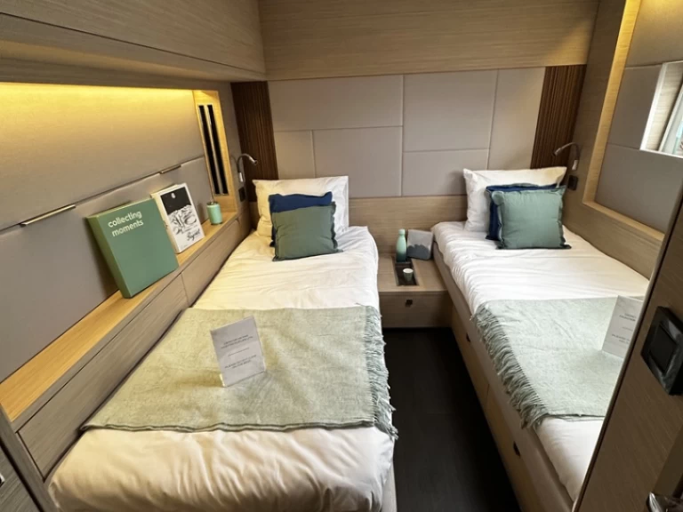 Pronajmout si Lagoon Lagoon 60 v Cugnana Verde