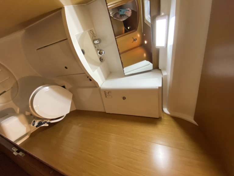 Pronajmout Plachetnice se skipperem či ne Jeanneau v Kos