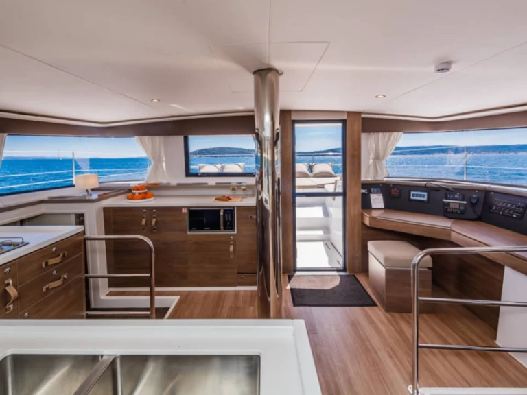 Katamarán k pronájmu v Cannigione za nejlepší cenu