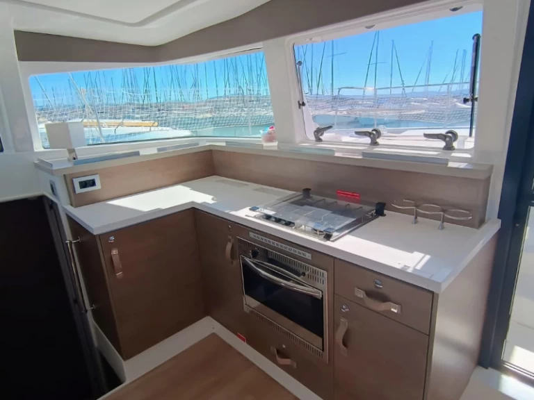 Pronájem lodi Capo d'Orlando lákavé ceny Bali 4.2