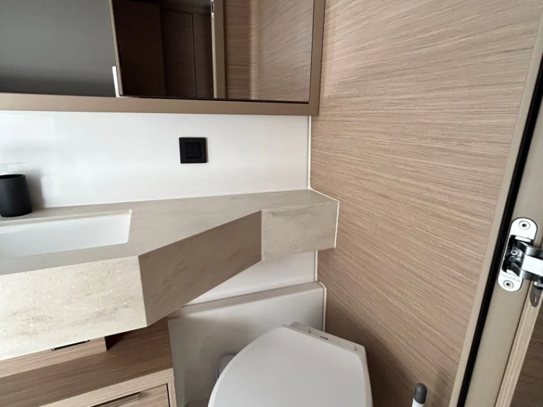 Pronájem Katamarán Lagoon s licencí