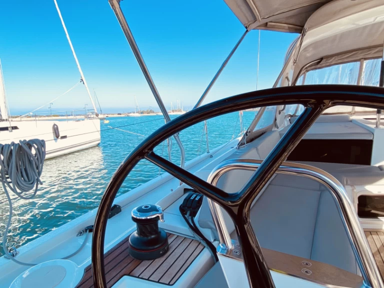 Pronajmout Plachetnice se skipperem či ne Bénéteau v Lefkáda