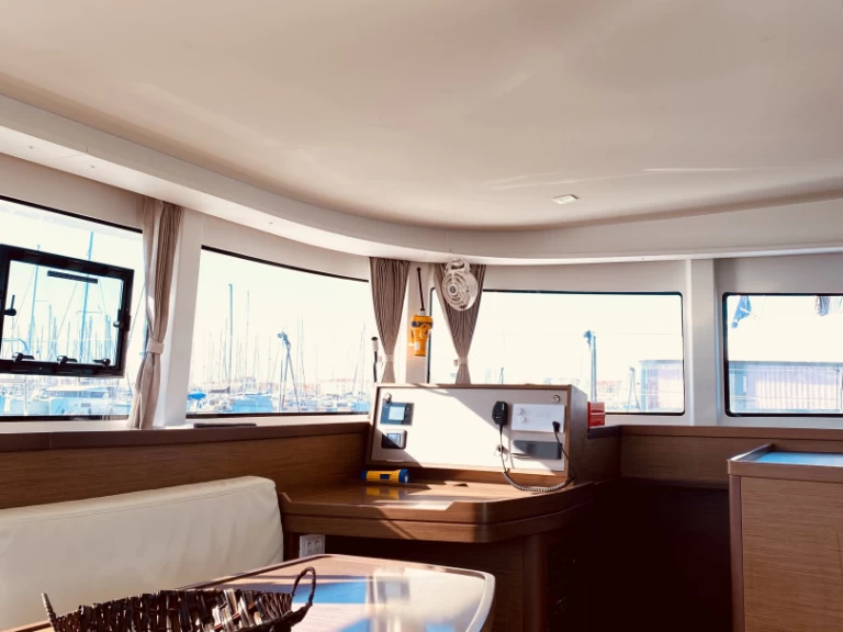 Lagoon Lagoon 42 jednotlivci a charterové společnosti v Lefkáda