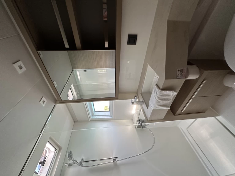 Katamarán k pronájmu v Trogir za nejlepší cenu