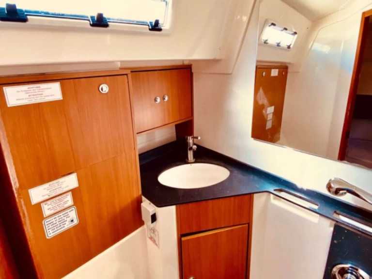 Pronájem Plachetnice Bavaria s licencí