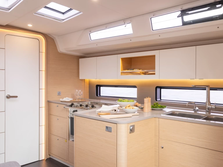 Pronájem lodi Piraeus lákavé ceny Dufour 41