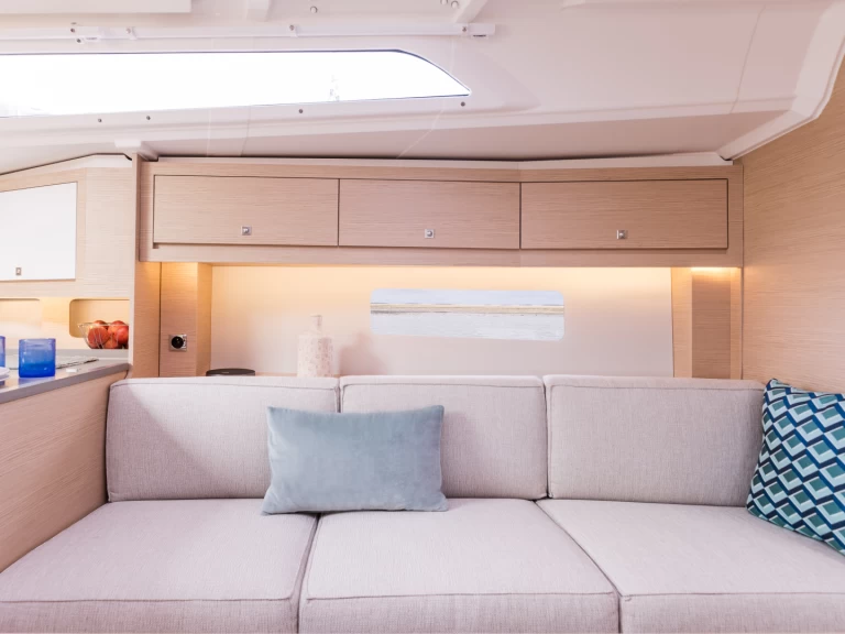 Pronájem lodi Lefkáda lákavé ceny Dufour 37