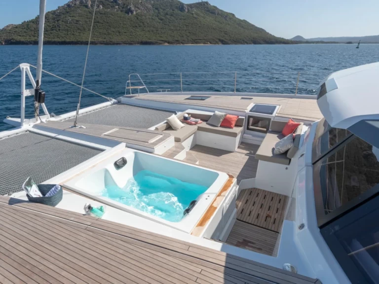 Fountaine Pajot Alegria 67 jednotlivci a charterové společnosti v Trogir