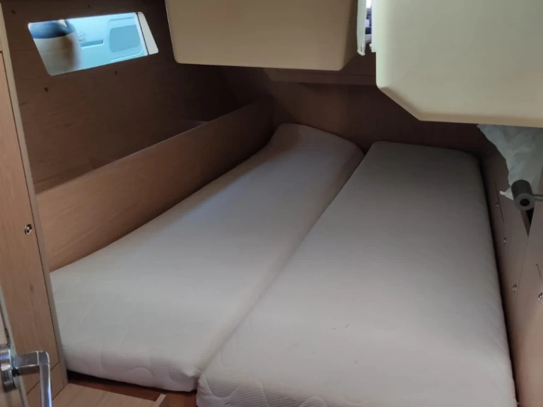 Pronájem lodi Bénéteau Oceanis 41.1 v Salerno na Samboatu