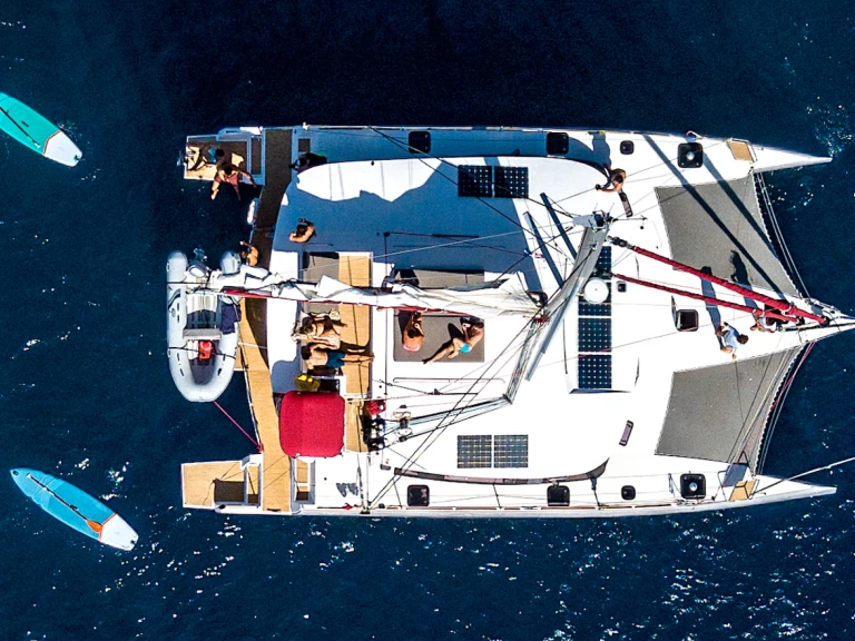 Pronajmout Katamarán se skipperem či ne Neel v Ajaccio