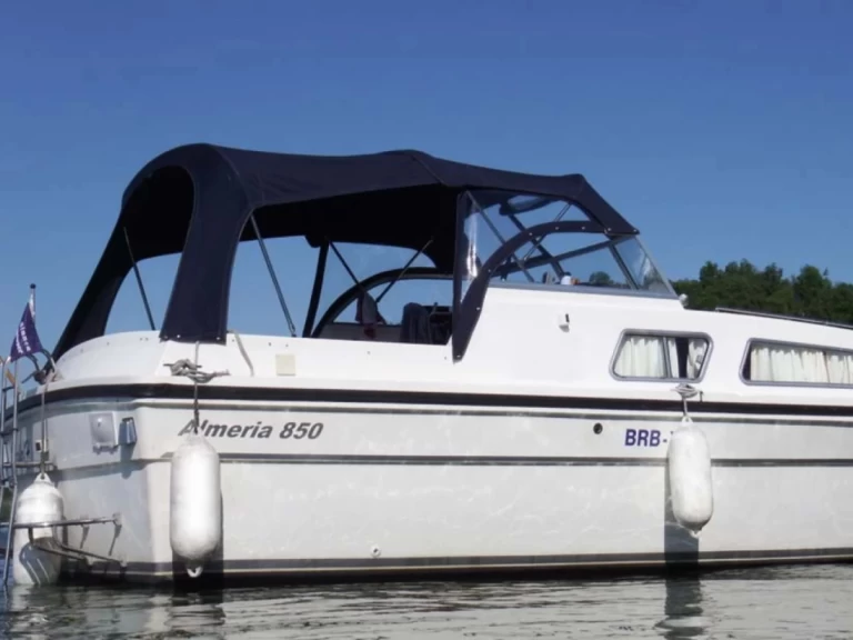 Pronajmout si  Almeria 850 v Rechlin