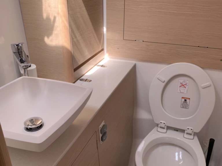 Dufour Dufour 390 Grand Large jednotlivci a charterové společnosti v Rhodos