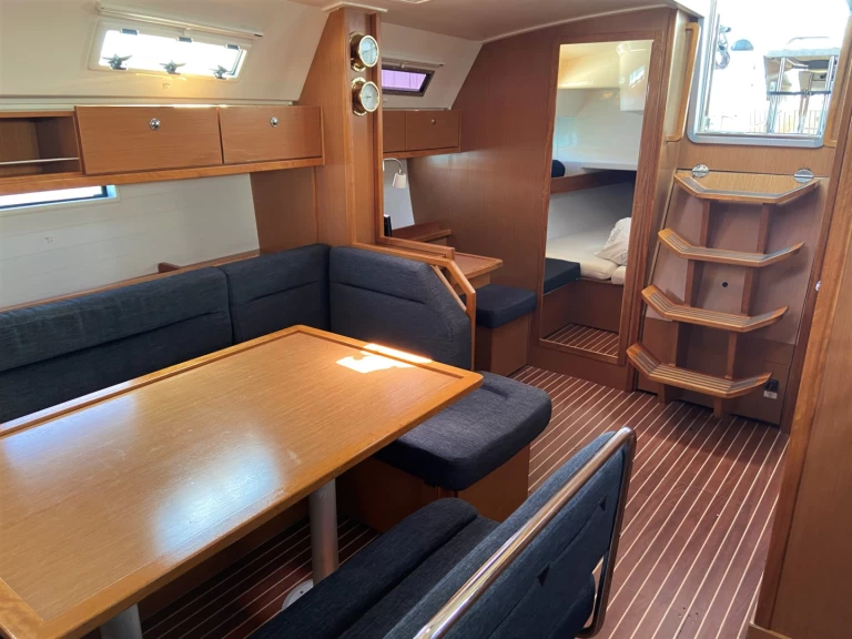 Pronajmout si Bavaria Bavaria 40 v Sukošan