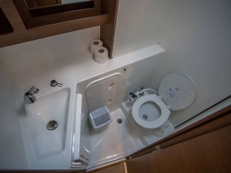 Pronájem Katamarán Lagoon s licencí