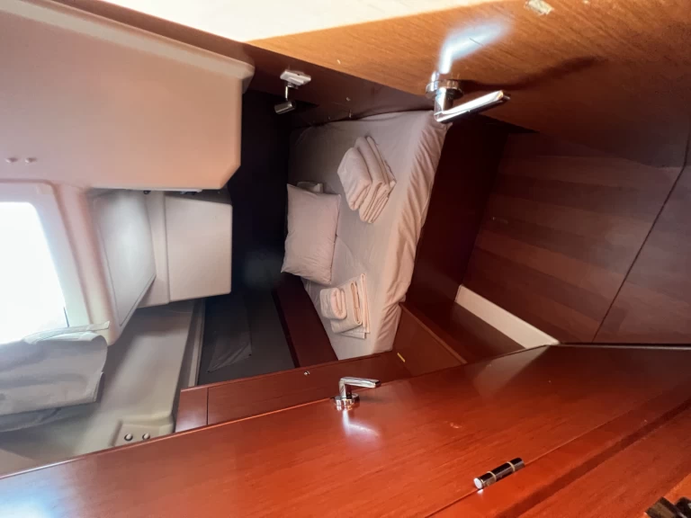 Bénéteau Oceanis 41.1 jednotlivci a charterové společnosti v Rhodos