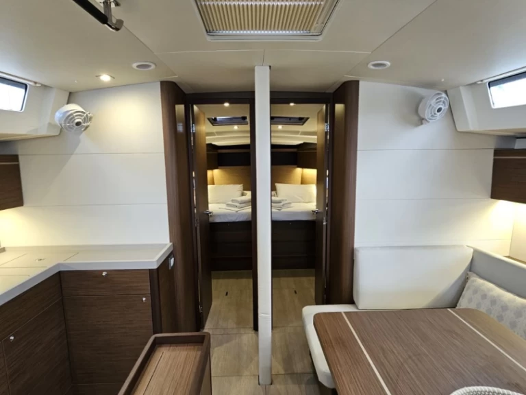 Pronajmout si Bénéteau Oceanis 46.1 v Rhodos