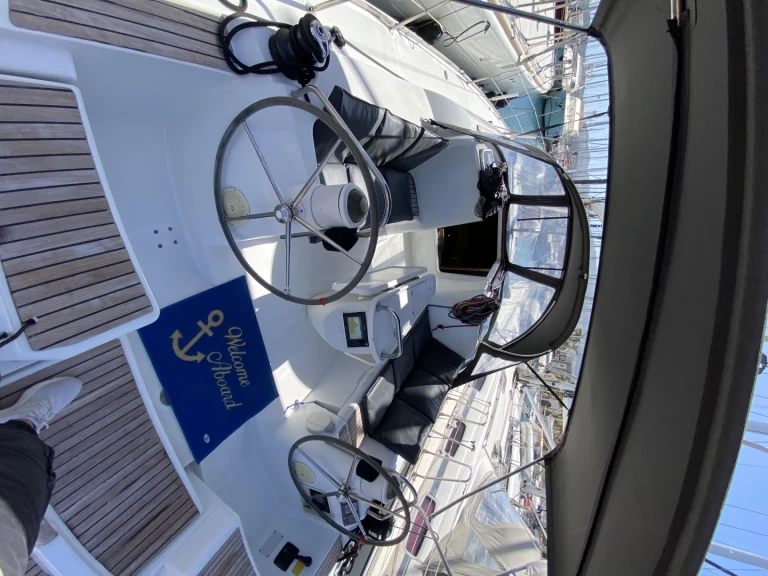Jeanneau Sun Odyssey 42i jednotlivci a charterové společnosti v Kos