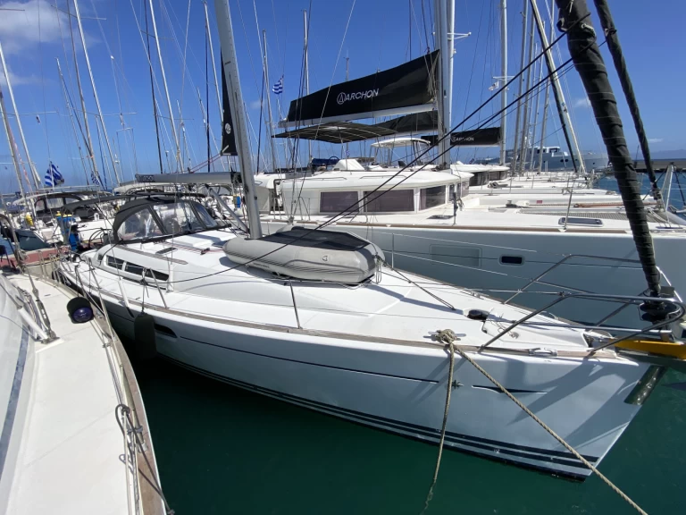 Pronajmout si Jeanneau Sun Odyssey 42i v Kos