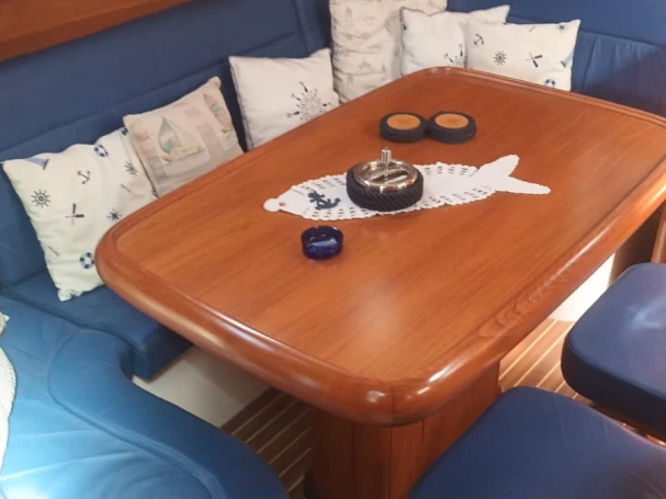 Pronajmout Plachetnice se skipperem či ne Ocean Yachts v Alimos