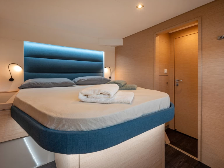 Pronajmout si Fountaine Pajot Tanna 47 v Castellammare di Stabia