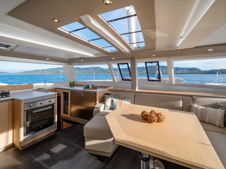 Pronájem Katamarán Fountaine Pajot s licencí