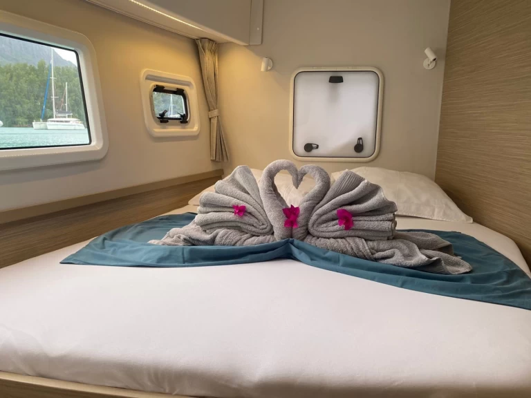 Pronájem Katamarán Lagoon s licencí