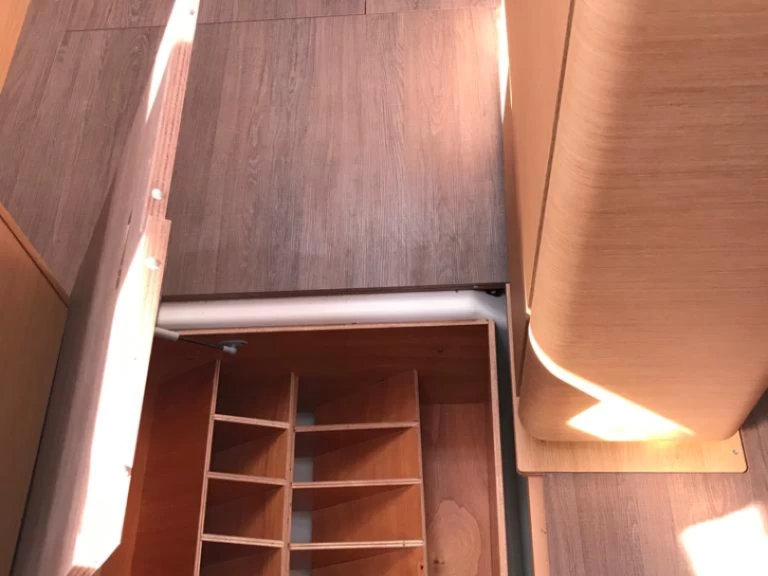 Pronájem lodi Piombino lákavé ceny Sun Odyssey 410