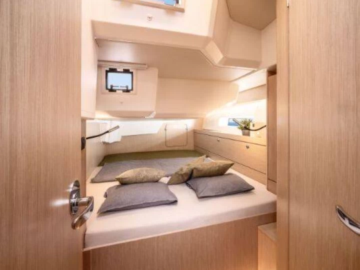 Pronajmout Plachetnice se skipperem či ne Bavaria v Novi Vinodolski