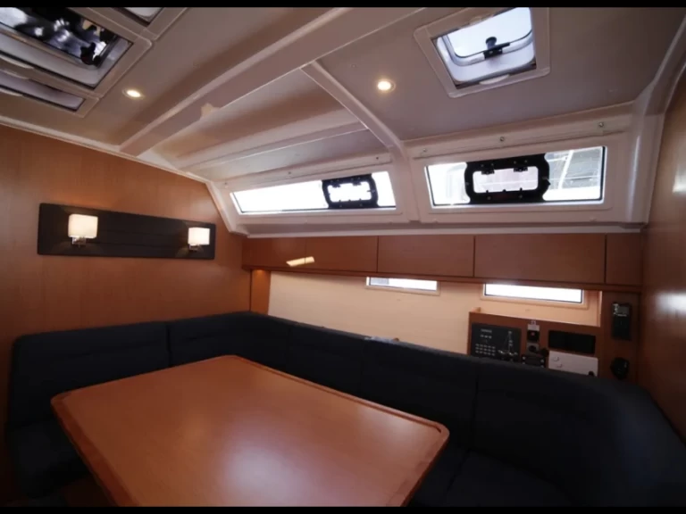 Pronájem Plachetnice Bavaria s licencí