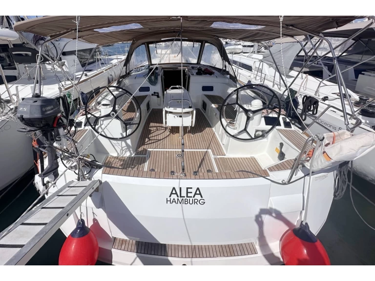 Jeanneau Sun Odyssey 519 jednotlivci a charterové společnosti v Talamona