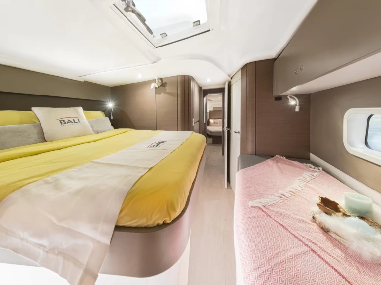 Pronájem lodi Capo d'Orlando lákavé ceny Bali Catspace 2025