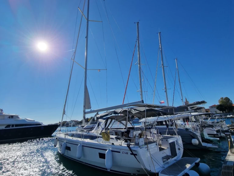 Bavaria Bavaria C46 jednotlivci a charterové společnosti v Zadar