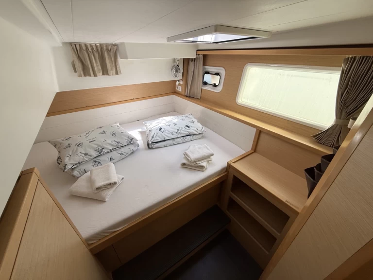 Pronájem jachty v Lavrio -Lagoon Lagoon 39 na Samboatu