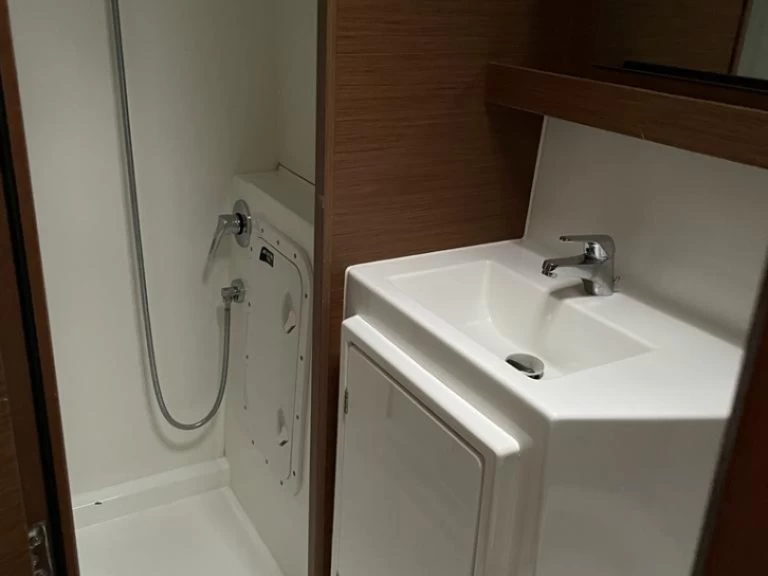 Pronájem Katamarán Lagoon s licencí