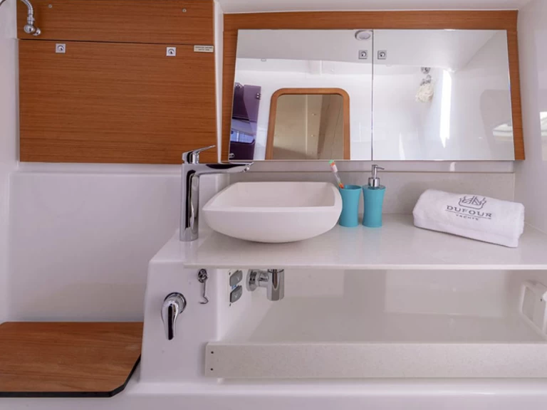 Pronájem lodi Dufour Dufour 430 Grand Large v Lefkada (ostrov) na Samboatu