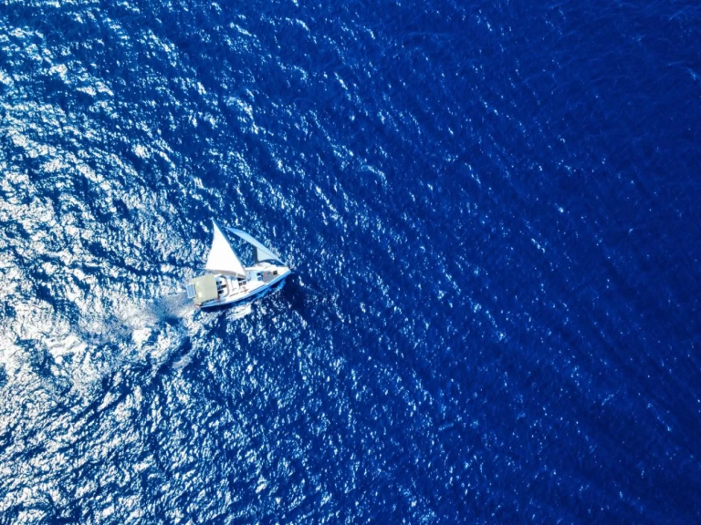 Pronajmout Plachetnice se skipperem či ne Hanse v Volos