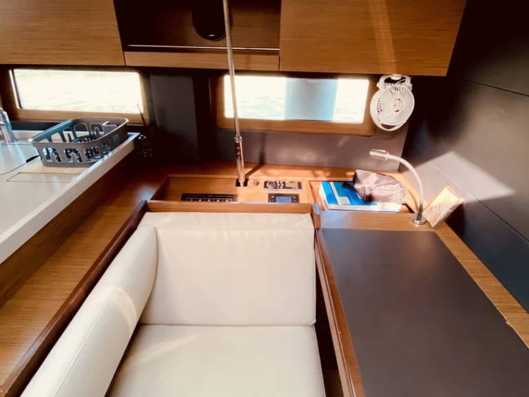 Pronájem lodi Lefkáda lákavé ceny Beneteau Oceanis 51.1